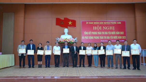 UBND huyện Phước Sơn tổ chức Hội nghị tổng kết phong trào thi đua yêu nước năm 2022