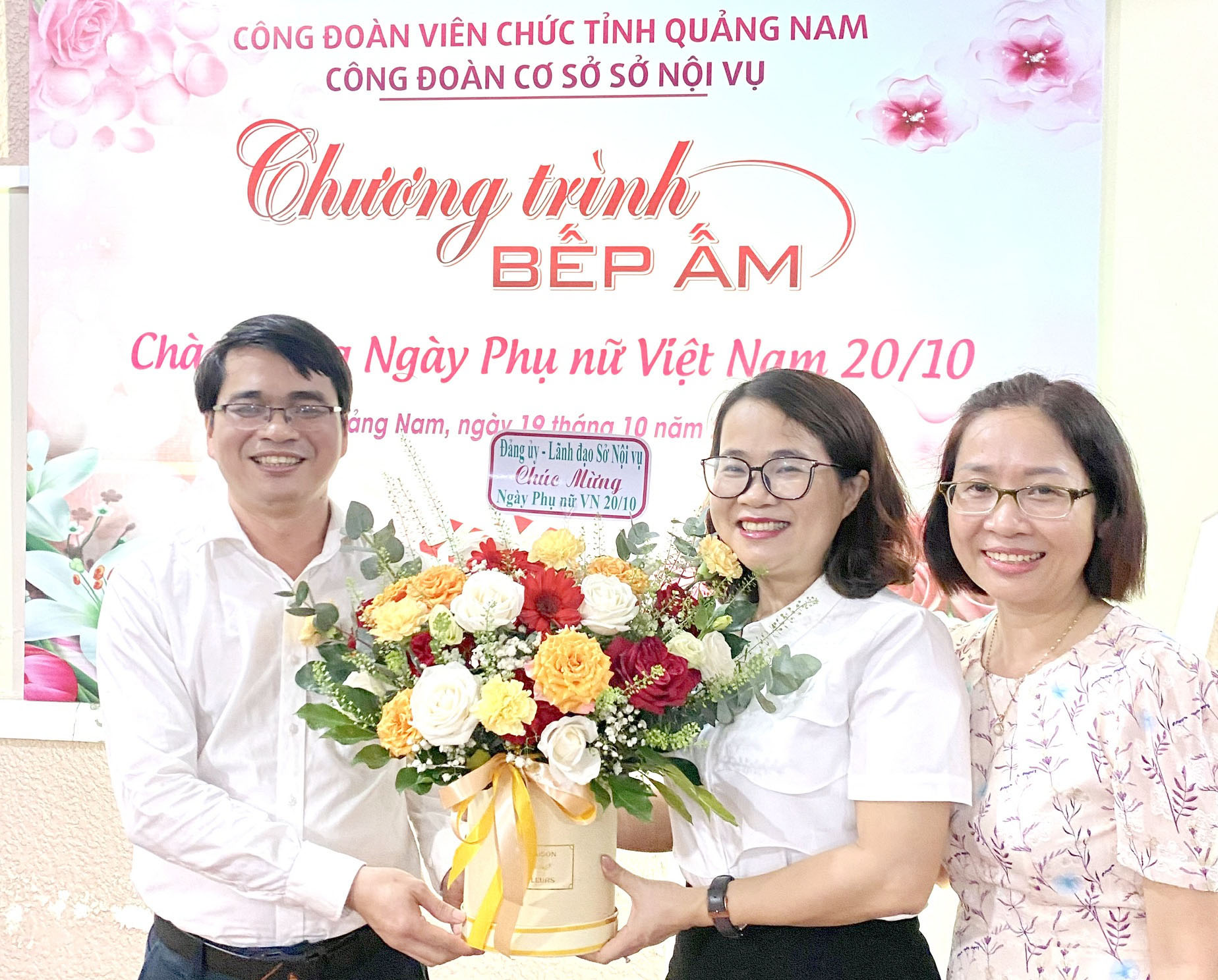 Sở Nội vụ rộn ràng không khí chào mừng ngày Phụ nữ Việt Nam